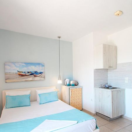 Angelos Studios Vromolimnos Стая снимка
